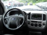 2004 Ford Escape XLT V6 4WD Dashboard
