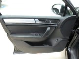 2011 Volkswagen Touareg VR6 FSI Sport 4XMotion Door Panel