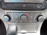 2011 Toyota Highlander  Controls