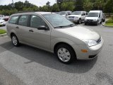 2006 Pueblo Gold Metallic Ford Focus ZXW SE Wagon #50912327