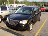 2008 Brilliant Black Crystal Pearlcoat Chrysler Town & Country LX #50998762
