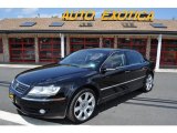 2004 Volkswagen Phaeton V8 4Motion Sedan