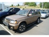 2000 Isuzu Rodeo LSE 4WD Front 3/4 View