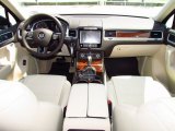 2011 Volkswagen Touareg TDI Lux 4XMotion Dashboard