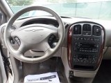 2004 Chrysler Town & Country Touring Dashboard