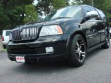 2006 Lincoln Navigator Luxury Front 3/4 View