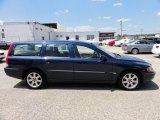 Nautic Blue Metallic Volvo V70 in 2004