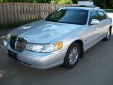 1998 Silver Frost Metallic Lincoln Town Car Signature #51670119