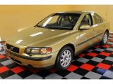 2001 Volvo S60 2.4 Front 3/4 View