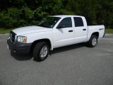 2007 Bright White Dodge Dakota SXT Quad Cab #51670047