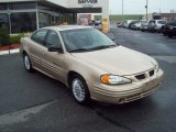 2001 Pontiac Grand Am SE Sedan Front 3/4 View