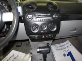 2000 Volkswagen New Beetle GLS Coupe Controls