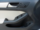 2011 Volkswagen Jetta SE Sedan Controls