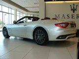 2010 Maserati GranTurismo Convertible Bianco Fuji (Pearl White)