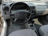 2002 Kia Rio Cinco Hatchback Gray Interior