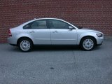 2004 Volvo S40 2.4i Exterior