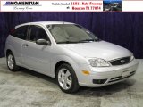 2006 CD Silver Metallic Ford Focus ZX3 SES Hatchback #52453706