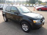 2007 Ford Escape Hybrid 4WD Front 3/4 View