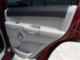 2007 Jeep Commander Limited Door Panel