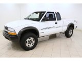 1999 Chevrolet S10 LS Extended Cab 4x4 Front 3/4 View
