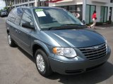 2007 Magnesium Pearl Chrysler Town & Country LX #52818229