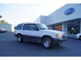 2000 Oxford White Mercury Mountaineer V6 4x4 #53005239