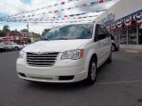 2010 Chrysler Town & Country LX