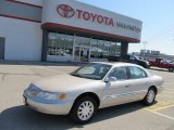 2001 Ivory Parchment Tri-Coat Lincoln Continental  #53064058