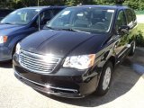 2012 Brilliant Black Crystal Pearl Chrysler Town & Country Touring #53064445