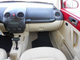 2009 Volkswagen New Beetle 2.5 Coupe Dashboard