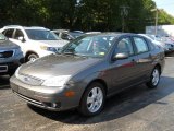 2005 Ford Focus ZX4 ST Sedan Front 3/4 View