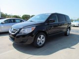 2011 Volkswagen Routan SE