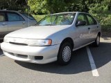 1999 Nissan Sentra XE Data, Info and Specs