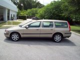 2002 Volvo V70 2.4 Wagon Exterior