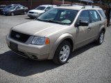 2005 Ford Freestyle SE AWD Front 3/4 View