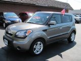 2010 Kia Soul +