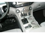 2012 Toyota Highlander SE 4WD Controls