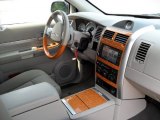 2009 Chrysler Aspen Limited 4x4 Dashboard