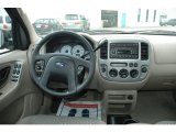 2004 Ford Escape XLT V6 4WD Dashboard