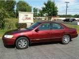 2001 Vintage Red Pearl Toyota Camry LE #53980830