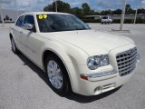 2009 Chrysler 300 C HEMI Front 3/4 View