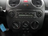 2008 Volkswagen New Beetle S Coupe Controls