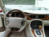 2000 Jaguar XJ Vanden Plas Dashboard