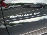 2004 Cadillac Escalade EXT AWD Marks and Logos
