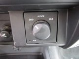 2005 Dodge Dakota ST Club Cab 4x4 Controls