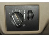 2011 Volkswagen Routan SEL Controls
