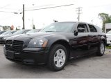 2005 Brilliant Black Crystal Pearl Dodge Magnum SXT #54630992