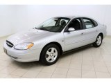 2000 Ford Taurus SE Front 3/4 View