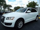 Ibis White Audi Q5 in 2011