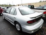 2002 Pontiac Sunfire SE Sedan Exterior